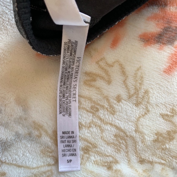 2 SM VS/Pink bralettes - Picture 7 of 7